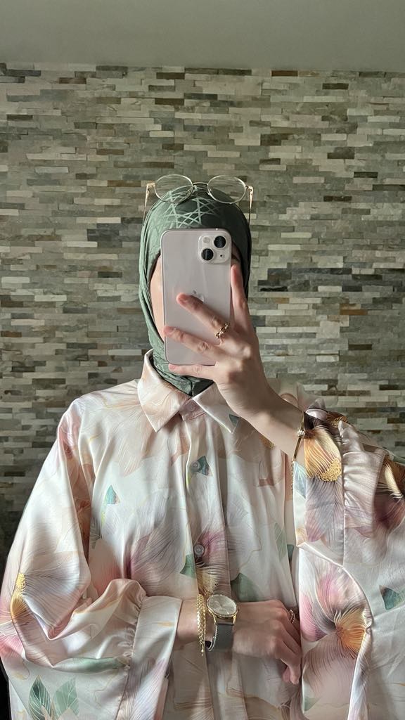 Chemise satin "Wardiya"